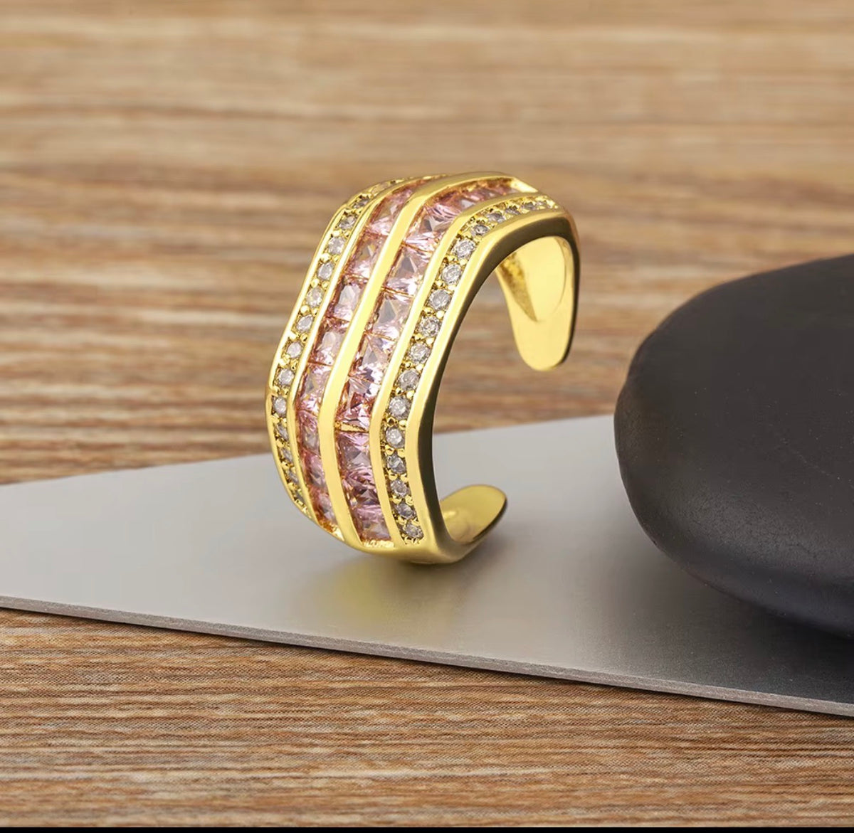 Tobi Ring