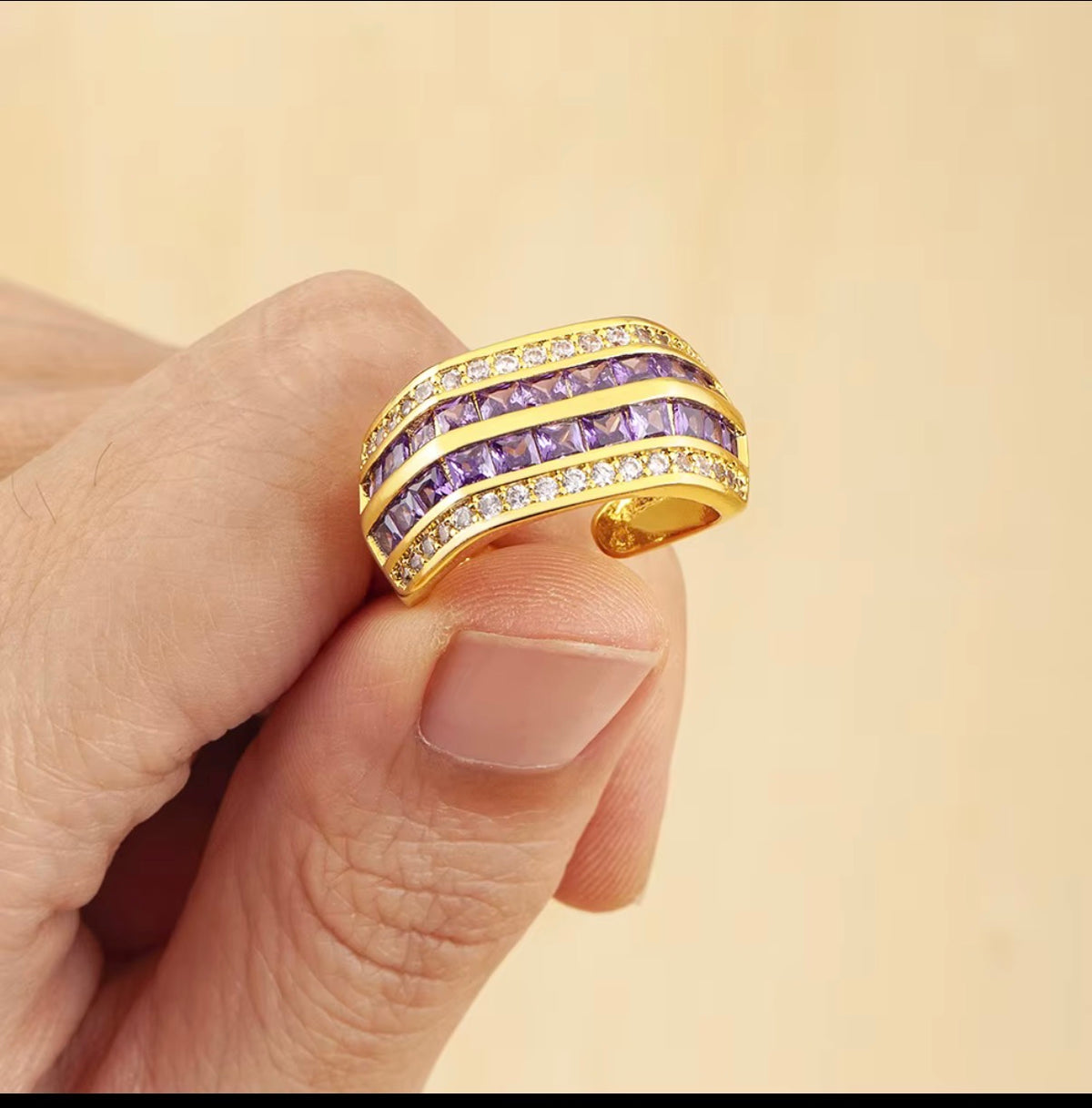 Tobi Ring