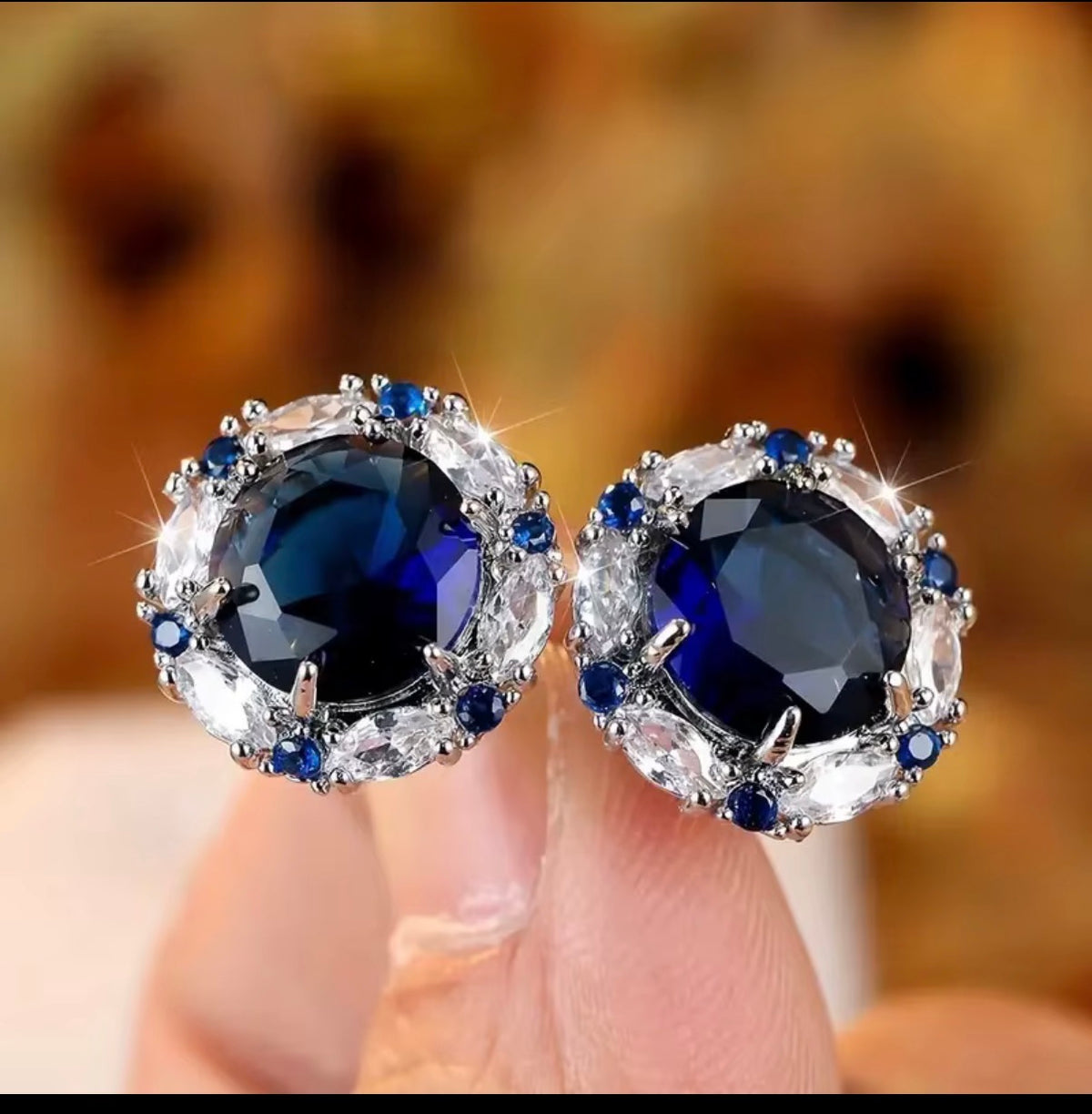 Tiara studs